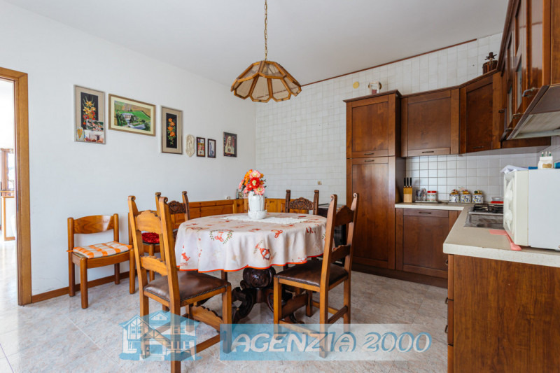 DUE ABITAZIONI IN UN'UNICA PROPRIETA', IMMERSA NELLA TRANQUILLITA' DELLA CAMPAGNA DI ARRE!!! CON ...