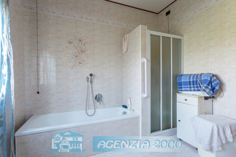 DUE ABITAZIONI IN UN'UNICA PROPRIETA', IMMERSA NELLA TRANQUILLITA' DELLA CAMPAGNA DI ARRE!!! CON ...