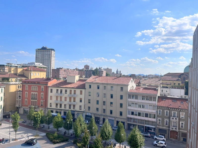 APPARTAMENTO ARREDATO PANORAMICO TRA STAZIONE E PIAZZA MAZZINI €.330.000-rif.CL543

Nel cuore pul...