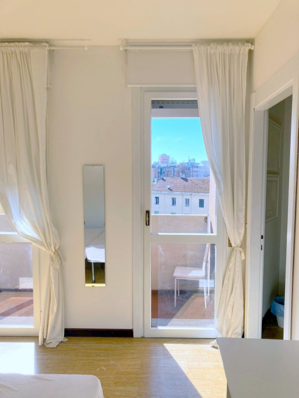 APPARTAMENTO ARREDATO PANORAMICO TRA STAZIONE E PIAZZA MAZZINI €.330.000-rif.CL543

Nel cuore pul...