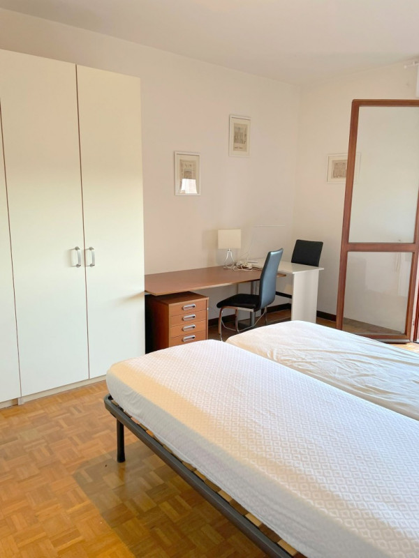 APPARTAMENTO ARREDATO PANORAMICO TRA STAZIONE E PIAZZA MAZZINI €.330.000-rif.CL543

Nel cuore pul...
