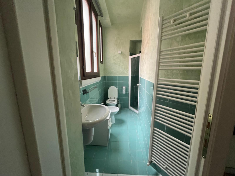 UBICAZIONE E CONTESTO
Nel cuore del Centro Storico di Vicenza, in una posizione privilegiata e co...