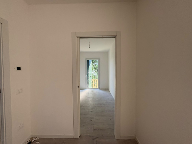 In centro a Pontevigodarzere proponiamo una soluzione all'ultimo piano su fabbricato di sole tre ...