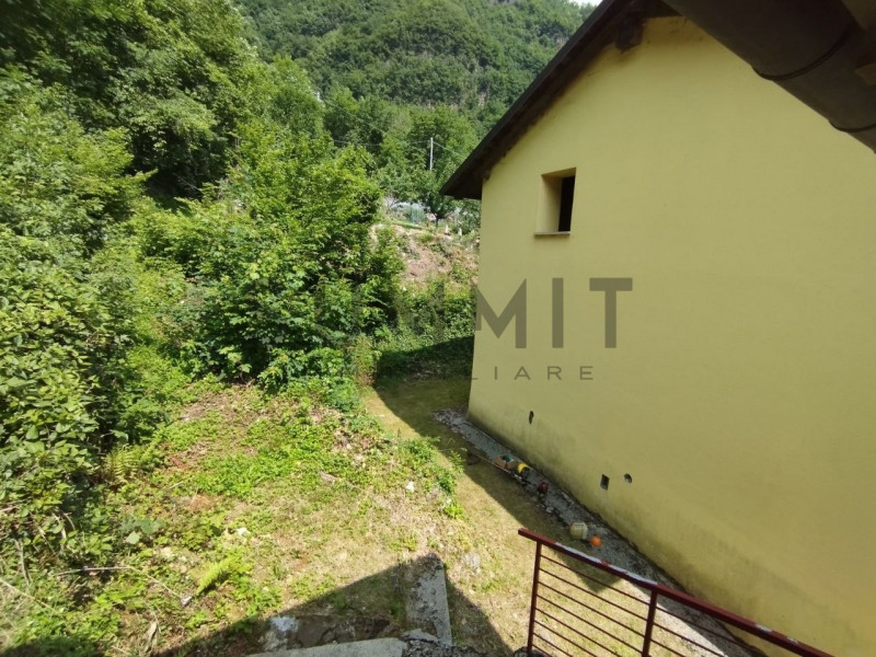 VALLI DEL PASUBIO - Sant'Antonio: CASA indipendente di ampia metratura, al grezzo, con terreno di...
