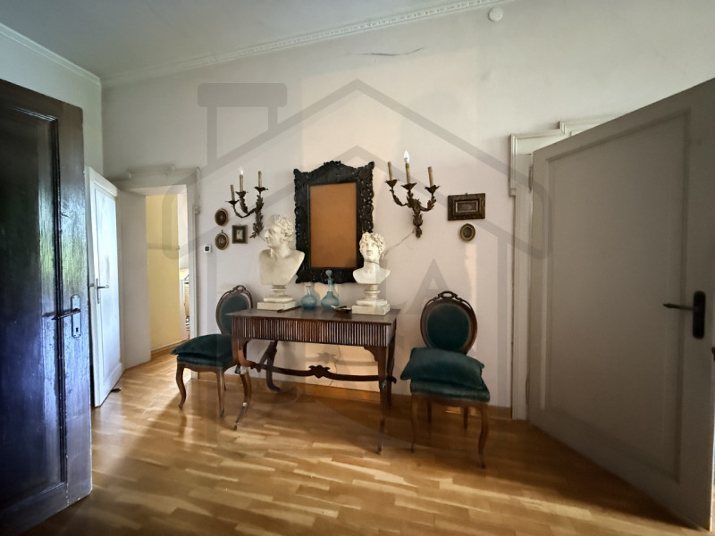 CERVARESE SANTA CROCE - -Scoprite il fascino senza tempo di questa villa d’epoca, situata nella r...