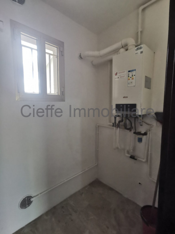 Porzione di trifamiliare in affitto, situata in zona residenziale. Questa proprietà al piano terr...