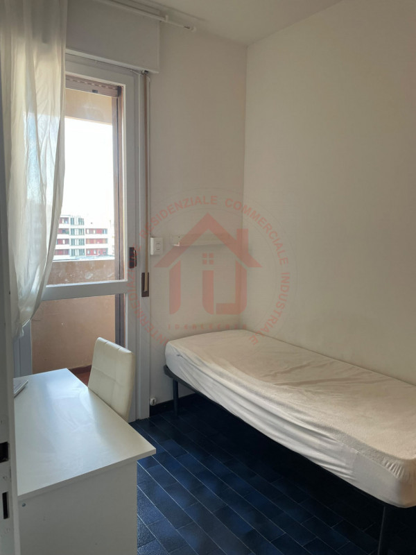 RIF: FR034 PADOVA CENTRO Proponiamo in vendita appartamento tricamere posto al sesto piano, servi...