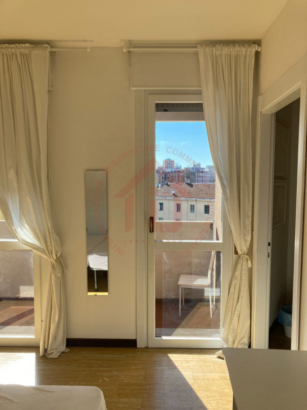 RIF: FR034 PADOVA CENTRO Proponiamo in vendita appartamento tricamere posto al sesto piano, servi...