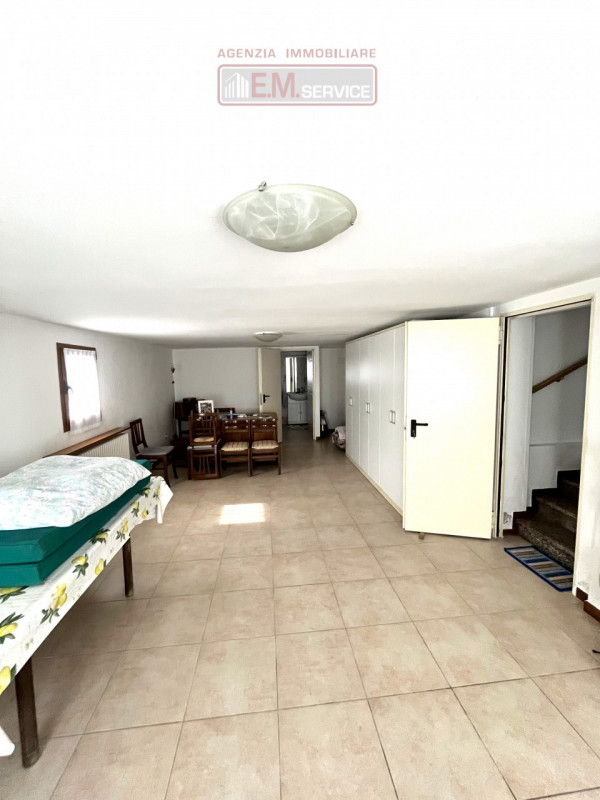 Nella tranquilla e ricercata frazione di San Cipriano di Roncade, proponiamo in vendita una splen...