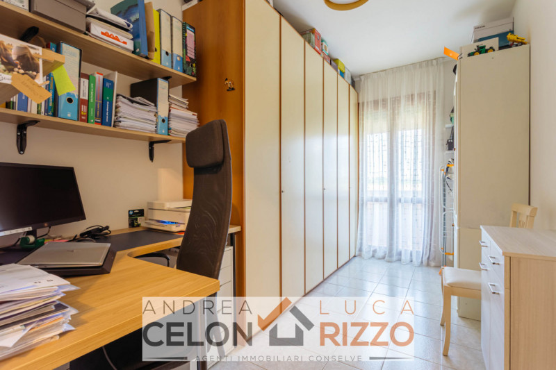 Situato nel cuore di Cartura, proponiamo in vendita un affascinante appartamento trilocale al pri...