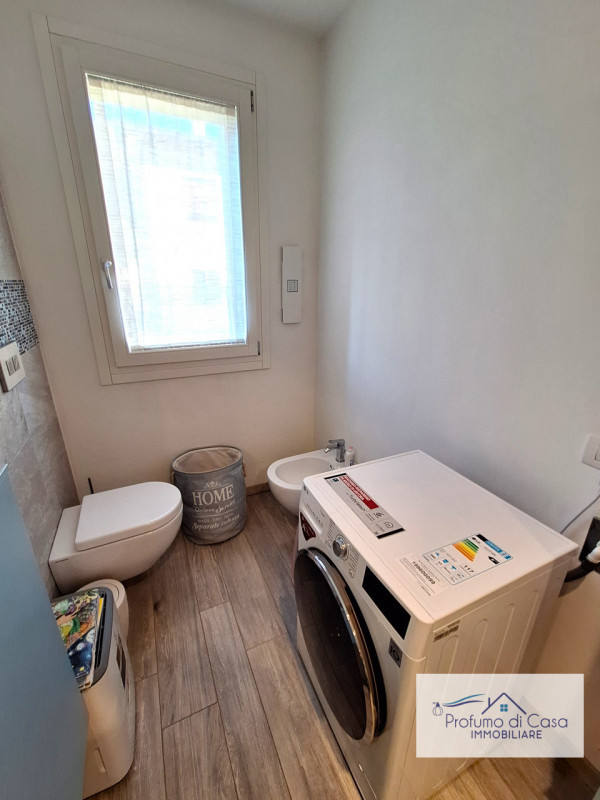 VIGONZA LOC. CARPANE - Situata in un contesto tranquillo e verdeggiante, proponiamo splendida por...
