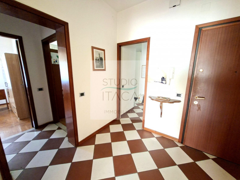 Nel cuore di Sacra Famiglia, uno dei quartieri più serviti e ricercati di Padova, Studio Itaca Im...