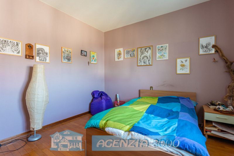 A CARTURA PORZIONE DI BIFAMILIARE CON MAGAZZINO/LABORATORIO, TAVERNA E GIARDINO ESCLUSIVO . !!! E...