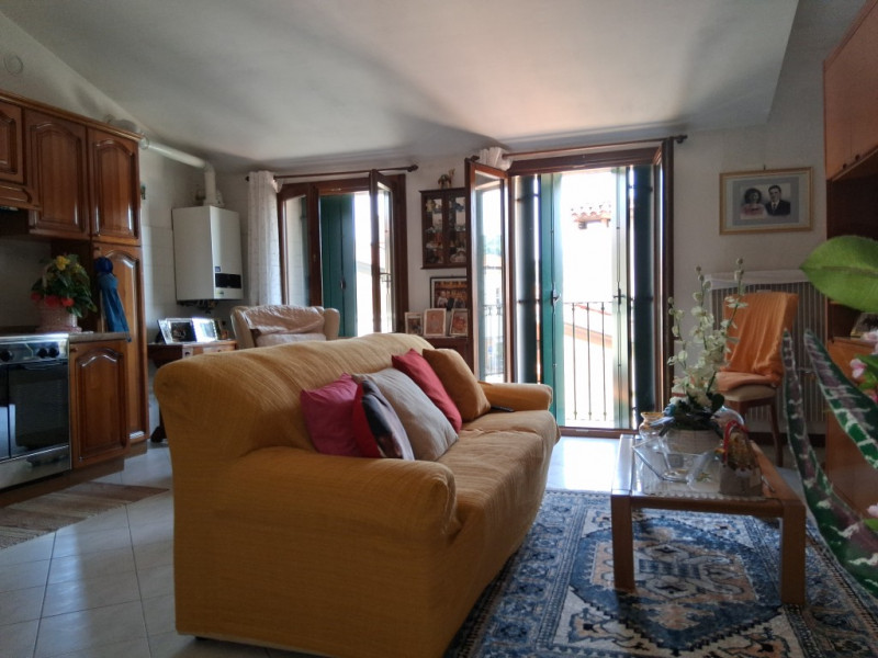Un bicamere al primo piano con garage di proprietà.

Ecco i 5 motivi per cui consigliamo di acqui...