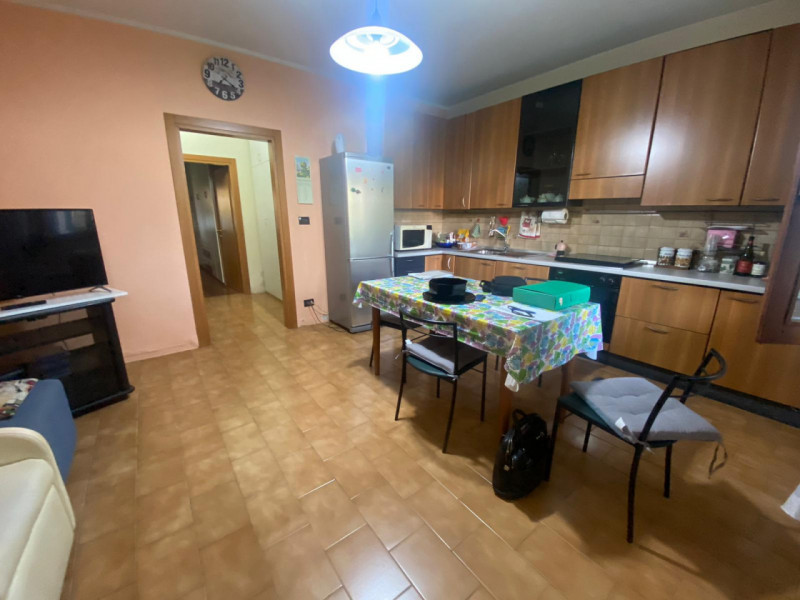 Proponiamo in esclusiva una graziosa porzione di bifamiliare situata nel cuore del quartiere resi...