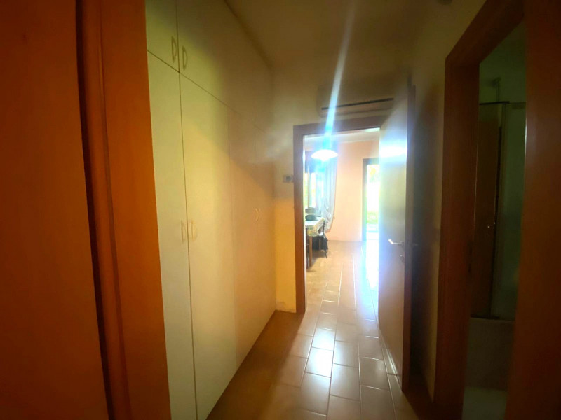 Proponiamo in esclusiva una graziosa porzione di bifamiliare situata nel cuore del quartiere resi...