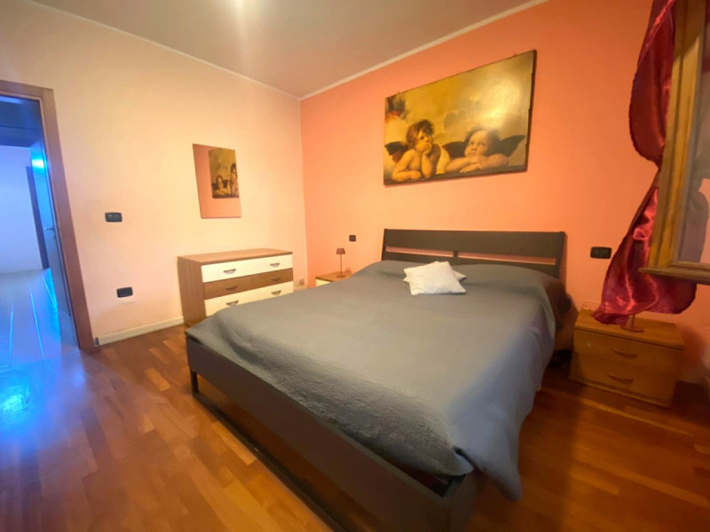 Proponiamo in esclusiva una graziosa porzione di bifamiliare situata nel cuore del quartiere resi...