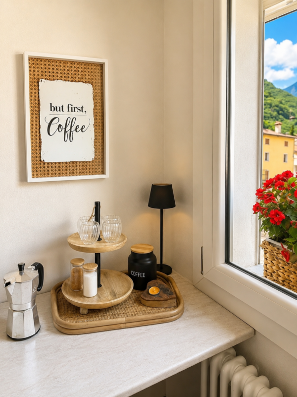 A Oliero di Sotto, nel cuore della Valbrenta, proponiamo in vendita una casa recentemente ristrut...
