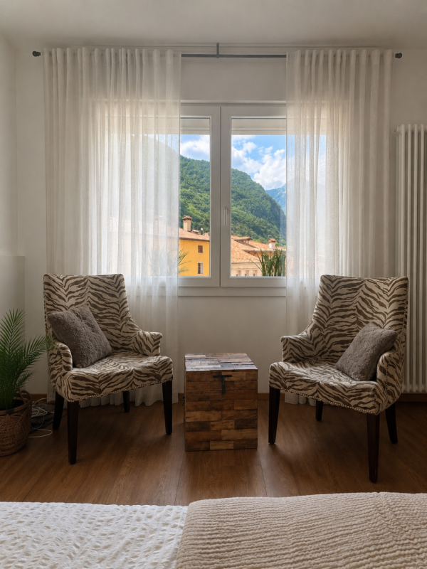 A Oliero di Sotto, nel cuore della Valbrenta, proponiamo in vendita una casa recentemente ristrut...