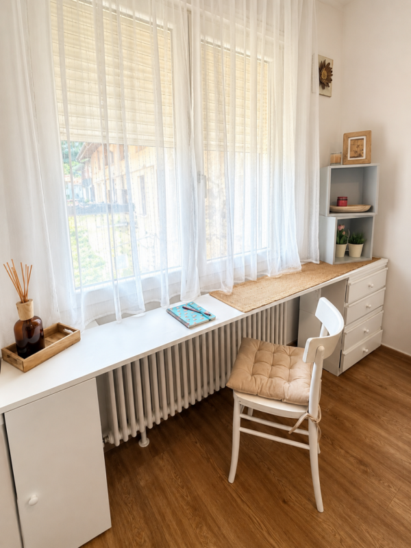 A Oliero di Sotto, nel cuore della Valbrenta, proponiamo in vendita una casa recentemente ristrut...