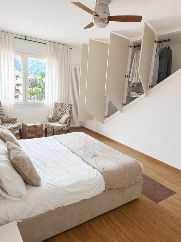A Oliero di Sotto, nel cuore della Valbrenta, proponiamo in vendita una casa recentemente ristrut...