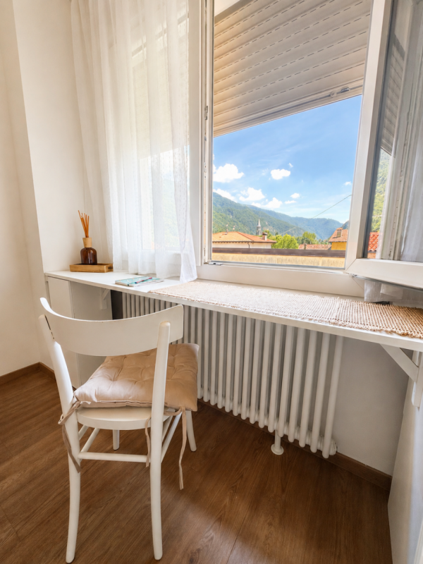A Oliero di Sotto, nel cuore della Valbrenta, proponiamo in vendita una casa recentemente ristrut...