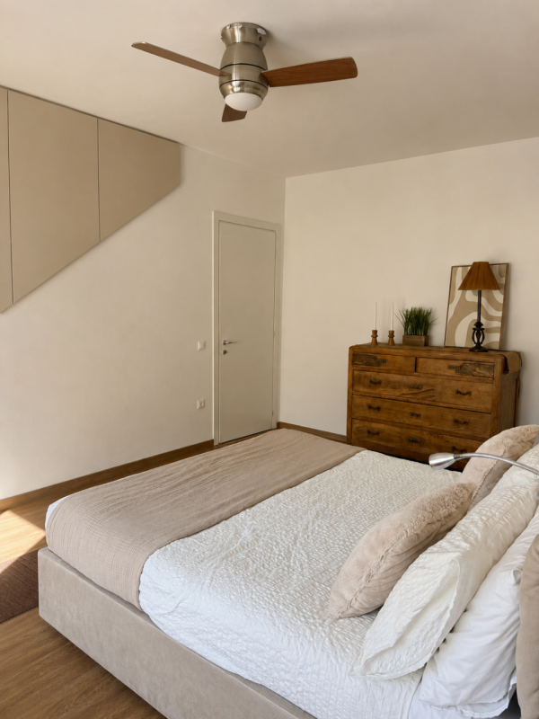 A Oliero di Sotto, nel cuore della Valbrenta, proponiamo in vendita una casa recentemente ristrut...
