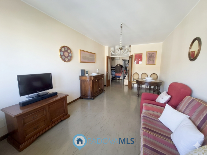 Immobile in esclusiva al Gruppo Padova MLS
SANTA RITA 2 CAMERE PIANO ALTO CON ASCENSORE €.319.000...