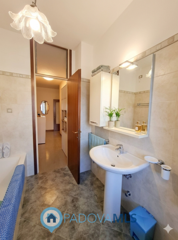 Immobile in esclusiva al Gruppo Padova MLS
SANTA RITA 2 CAMERE PIANO ALTO CON ASCENSORE €.319.000...