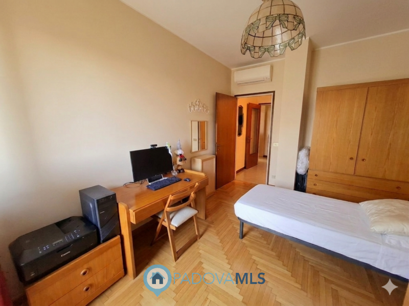 Immobile in esclusiva al Gruppo Padova MLS
SANTA RITA 2 CAMERE PIANO ALTO CON ASCENSORE €.319.000...