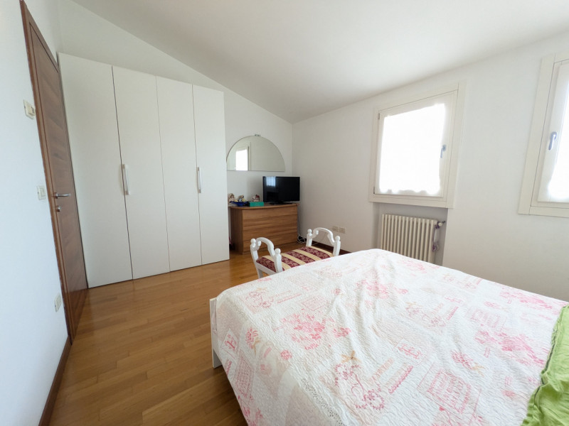 SCHIO - Magrè - Appartamento bicamere più studio in duplex sito al piano primo ed ultimo - Euro 1...
