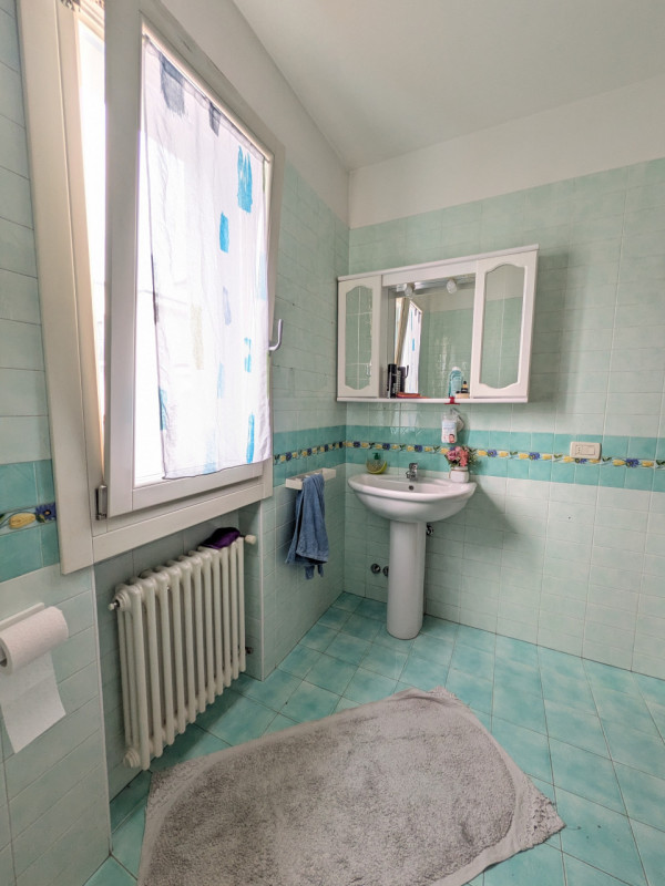 SCHIO - Magrè - Appartamento bicamere più studio in duplex sito al piano primo ed ultimo - Euro 1...