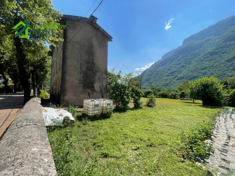 Scoprite un’opportunità unica nel cuore della splendida Valdastico! Proponiamo in vendita, al pre...