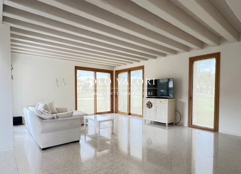 Rif. C357 (per info 338 9387816 Matteo)

In una zona tranquilla, riparata dal traffico e ideale p...