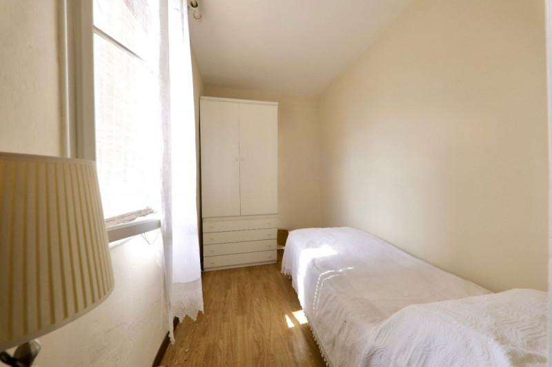 COMPOSIZIONE:
Proponiamo in vendita appartamento con ingresso indipendente, dove troviamo la zona...