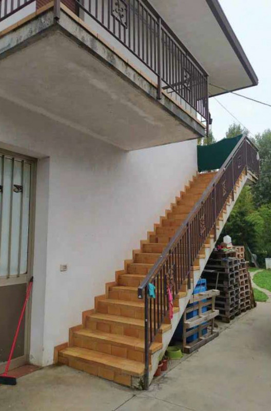 Scopri questa interessante opportunità immobiliare all'asta a Giavera del Montello, ideale per ch...