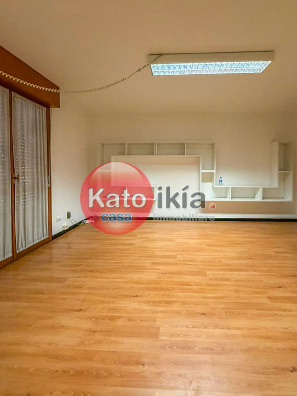 In posizione di forte interesse e ad alta visibilità, lungo Viale D’Alviano e nelle immediate vic...