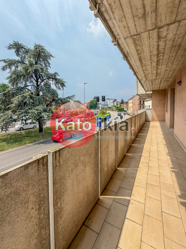 In posizione di forte interesse e ad alta visibilità, lungo Viale D’Alviano e nelle immediate vic...