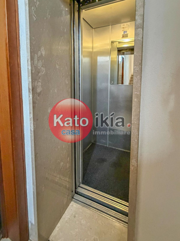 In posizione di forte interesse e ad alta visibilità, lungo Viale D’Alviano e nelle immediate vic...