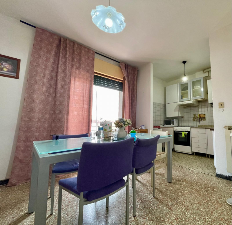 Scopri un'opportunità unica nel centro di Pianiga con questo spazioso appartamento 4 camere, idea...