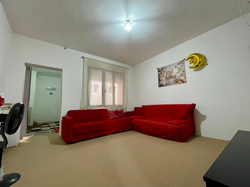 Scopri un'opportunità unica nel centro di Pianiga con questo spazioso appartamento 4 camere, idea...