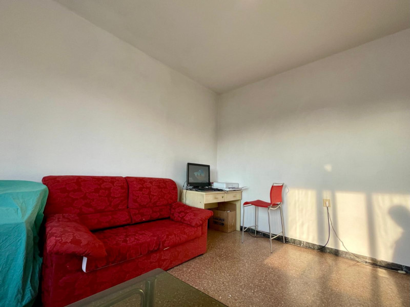 Scopri un'opportunità unica nel centro di Pianiga con questo spazioso appartamento 4 camere, idea...