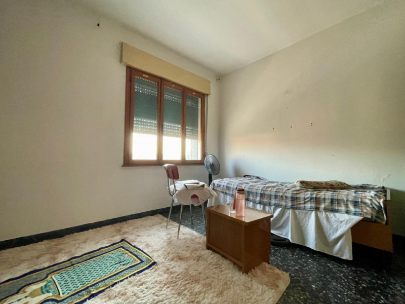 Scopri un'opportunità unica nel centro di Pianiga con questo spazioso appartamento 4 camere, idea...