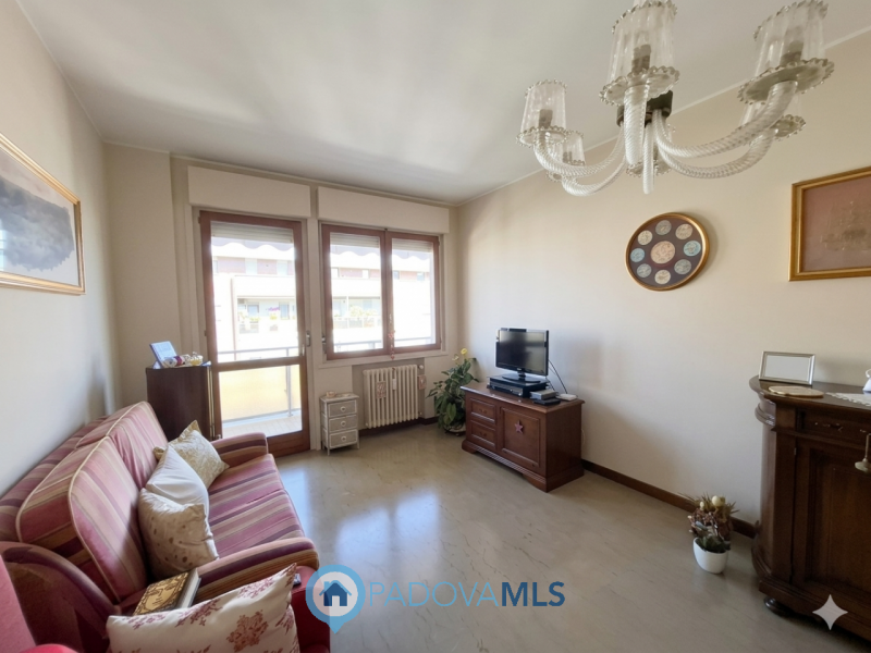 Immobile in esclusiva al Gruppo Padova MLS
SANTA RITA 2 CAMERE PIANO ALTO CON ASCENSORE €.319.000...