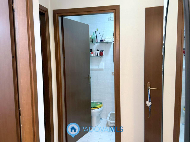 Immobile in esclusiva al Gruppo Padova MLS

Luminoso appartamento ultimo piano in piccola palazzi...