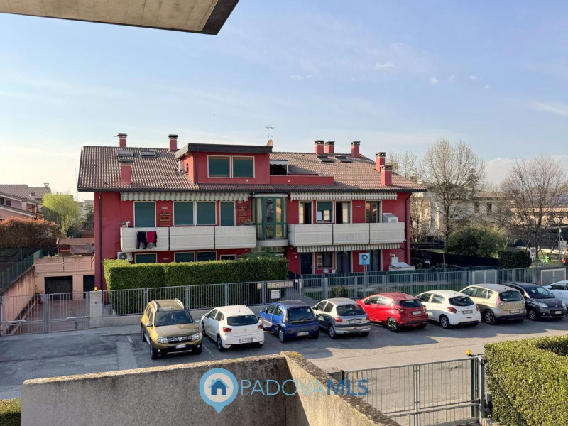 Immobile in esclusiva al Gruppo Padova MLS

Luminoso appartamento ultimo piano in piccola palazzi...