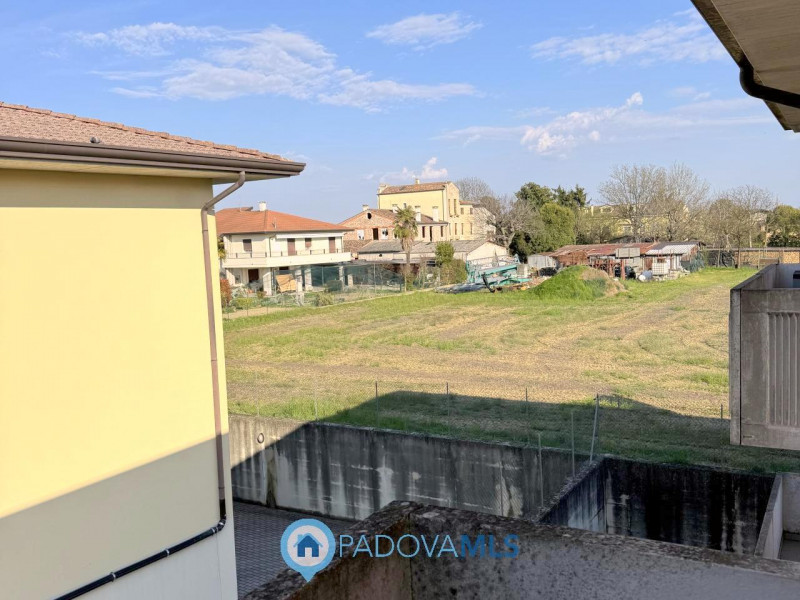 Immobile in esclusiva al Gruppo Padova MLS

Luminoso appartamento ultimo piano in piccola palazzi...