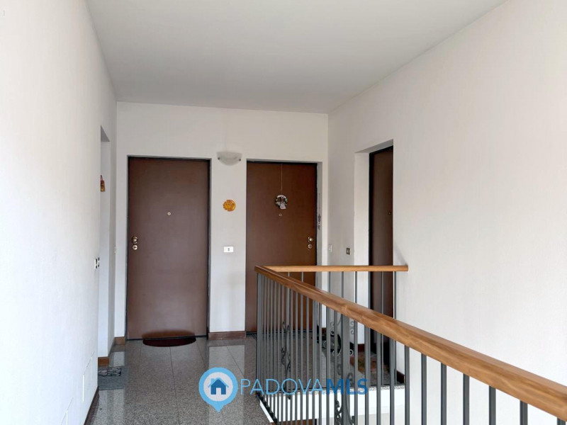 Immobile in esclusiva al Gruppo Padova MLS

Luminoso appartamento ultimo piano in piccola palazzi...