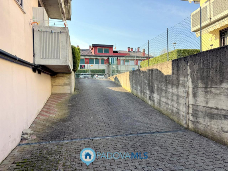 Immobile in esclusiva al Gruppo Padova MLS

Luminoso appartamento ultimo piano in piccola palazzi...