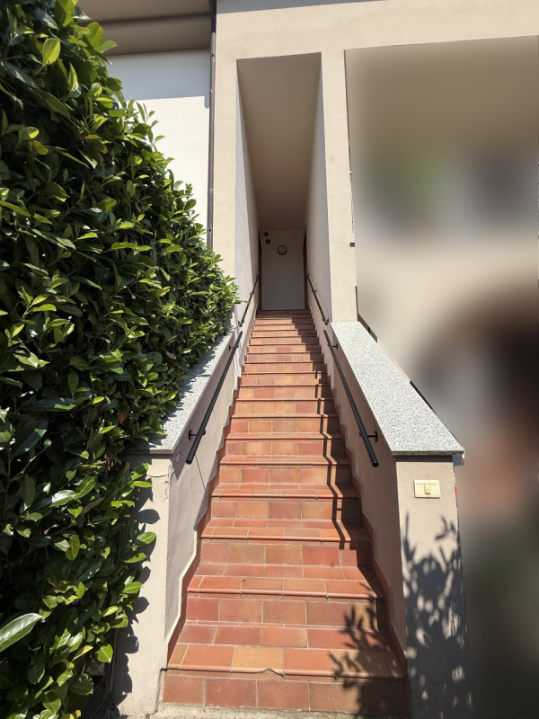 Appartamento inserito nella prestigiosa ed elegante cornice di Monteortone, a pochissimi passi da...